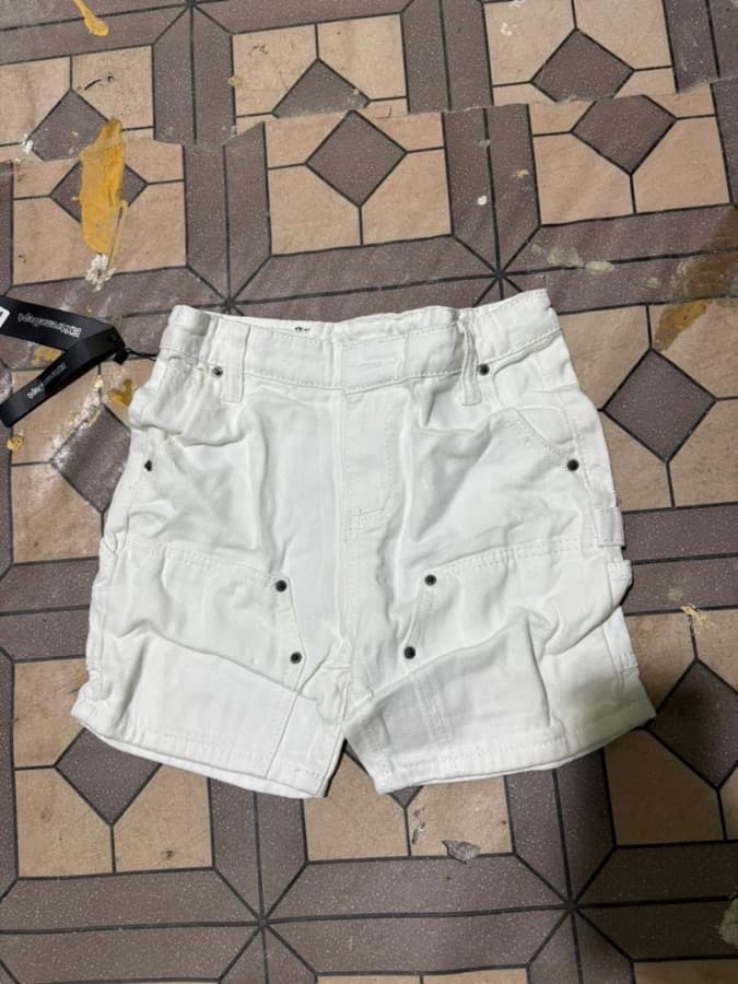 Extreme Shorts